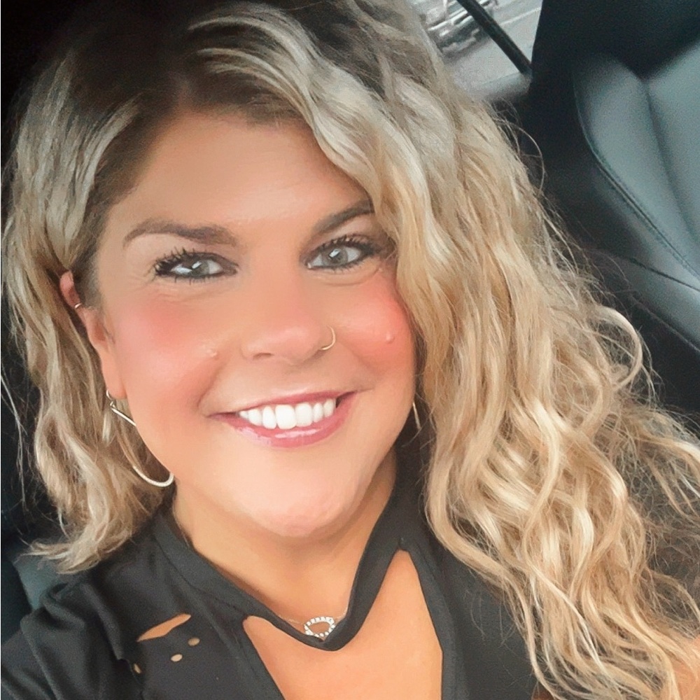 Meet your Posher, Alicia
